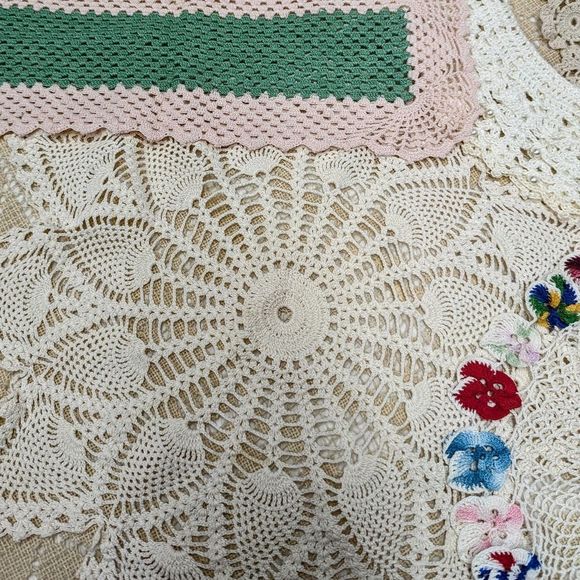 Vintage 14 pc Lace Doily Collection - Picture 6 of 10